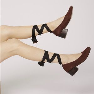 Mari Giudicelli Pina ballerina in Cafe